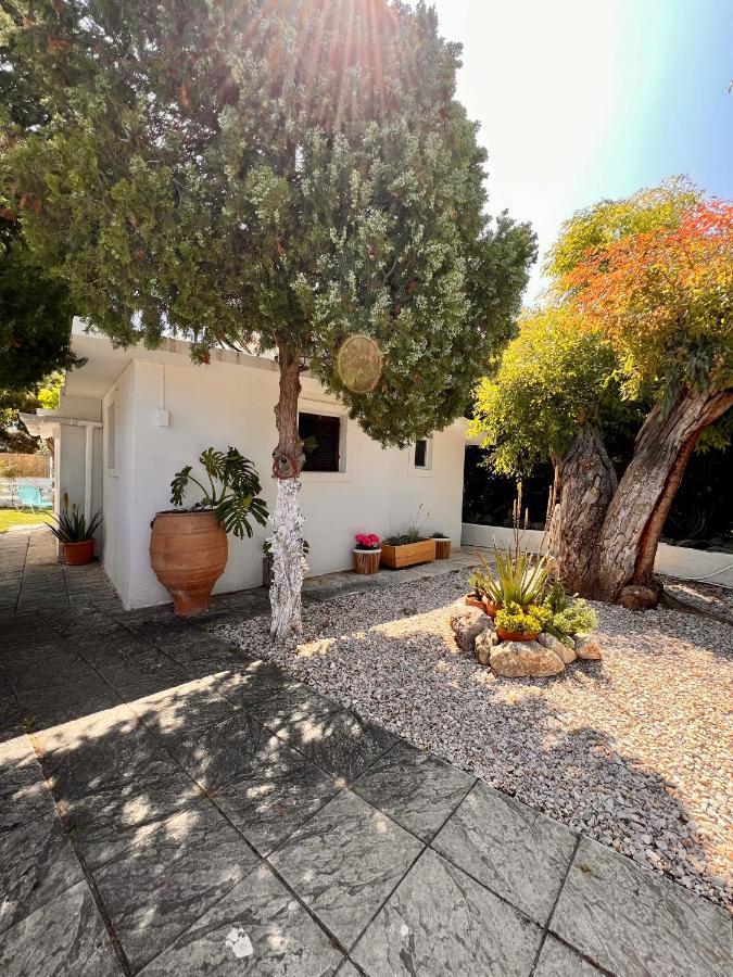 Under The Vine Garden House Apartment Platanion Exterior photo