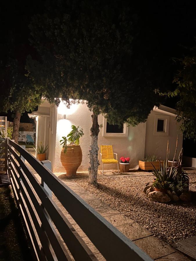Under The Vine Garden House Apartment Platanion Exterior photo
